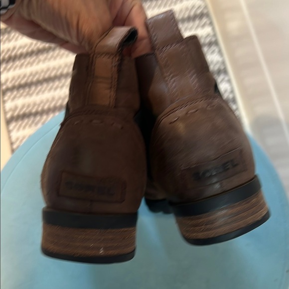Sorel Brown Chelsea Boots with Elastic Panels Size 9.5 - Picture 4 of 6